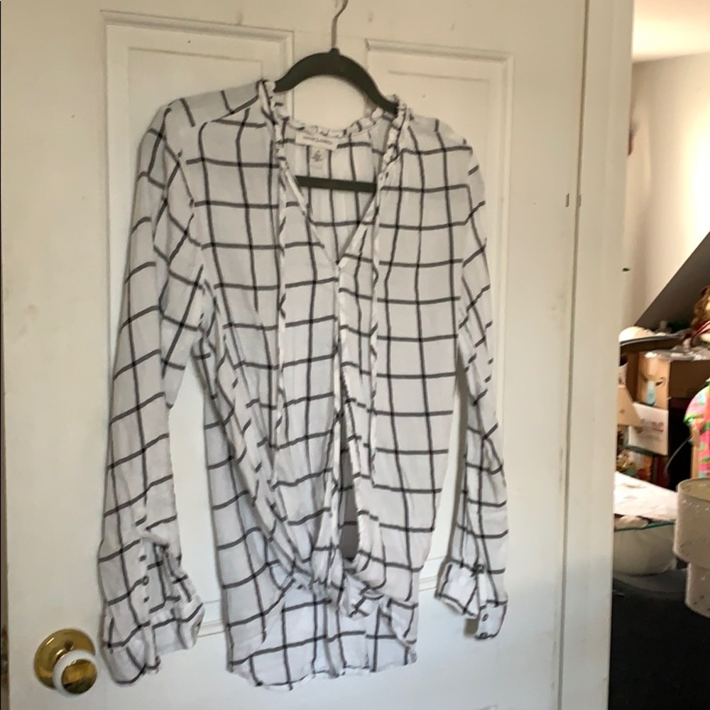 Stylish top  with snap